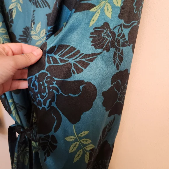 Oscar de la Renta Teal and Black Floral Robe - Picture 4 of 8